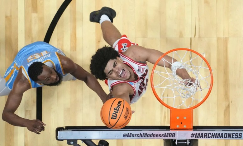 NCAA Tournament roundup: Top-seeded Arizona opens with win over Long Island NCAA Tournament roundup: Top-seeded Arizona opens with win over Long Island