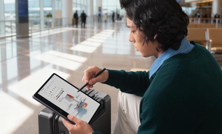 TCL introduces its own take on a color Kindle Scribe TCL introduces its own take on a color Kindle Scribe