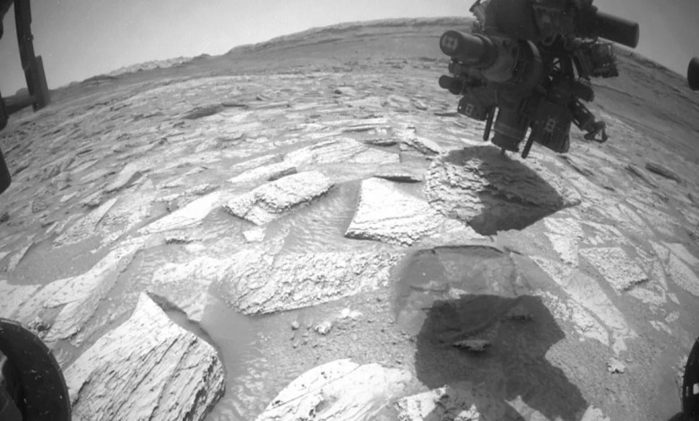 A 29-pound Mars rock held NASA’s Curiosity rover hostage for 6 days A 29-pound Mars rock held NASA’s Curiosity rover hostage for 6 days