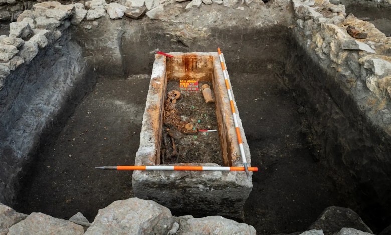 Archaeologists lift the lid on a 1,700-year-old Roman sarcophagus hidden beneath Budapest Archaeologists lift the lid on a 1,700-year-old Roman sarcophagus hidden beneath Budapest