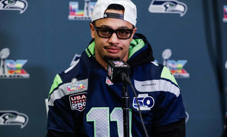 Jaxon Smith-Njigba points out glaring mistake on offensive player of the year award: ‘It’s getting disrespectful’ Jaxon Smith-Njigba points out glaring mistake on offensive player of the year award: ‘It’s getting disrespectful’