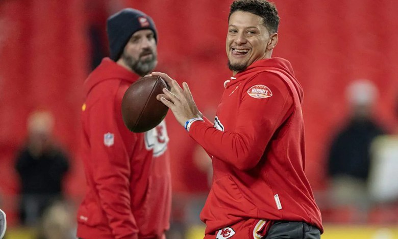 Patrick Mahomes posts video of him throwing, about 4 months after tearing his ACL Patrick Mahomes posts video of him throwing, about 4 months after tearing his ACL