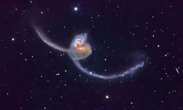 Astrophotographer captures spectacular photo of Antennae Galaxies dueling in deep space Astrophotographer captures spectacular photo of Antennae Galaxies dueling in deep space