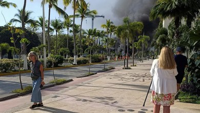 Tourists in Mexico’s Puerto Vallarta told to ‘shelter in place’ as cartel violence erupts Tourists in Mexico’s Puerto Vallarta told to ‘shelter in place’ as cartel violence erupts