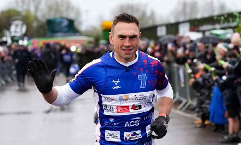 Sinfield sets off on ultramarathon challenge Sinfield sets off on ultramarathon challenge