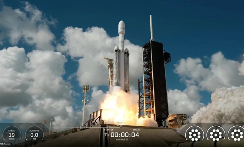 SpaceX launches Falcon Heavy rocket carrying powerful satellite SpaceX launches Falcon Heavy rocket carrying powerful satellite