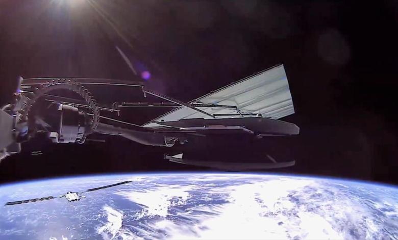 Watch SpaceX Starlink train circle Earth in amazing satellite video Watch SpaceX Starlink train circle Earth in amazing satellite video