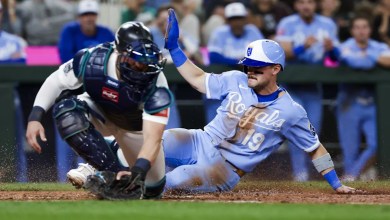 Royals defeat Mariners and the ghost of Randy Johnson, 3-2 in 10 innings Royals defeat Mariners and the ghost of Randy Johnson, 3-2 in 10 innings
