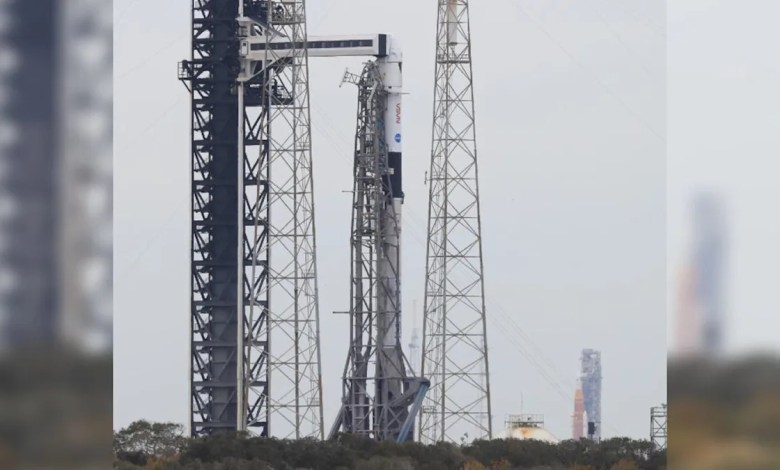 Artemis 2 rocket photobombs SpaceX Crew-12 Artemis 2 rocket photobombs SpaceX Crew-12