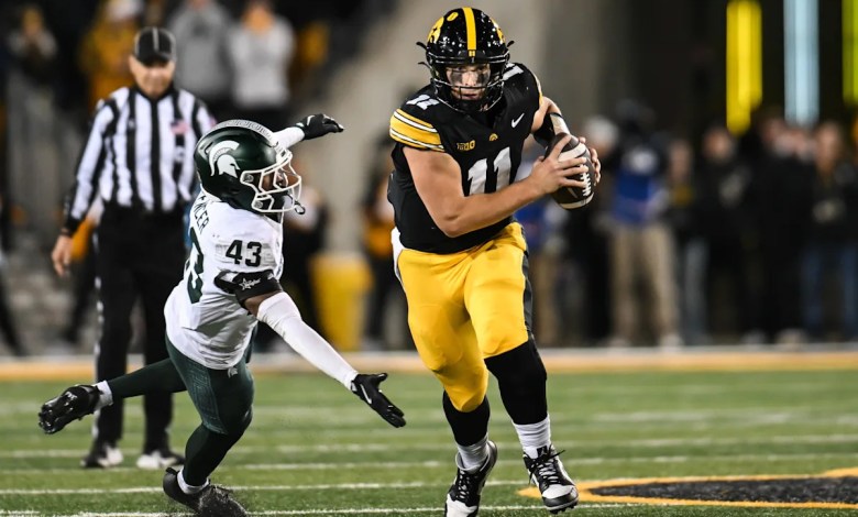 Iowa football QB Mark Gronowski reflects upon favorite Kinnick moments Iowa football QB Mark Gronowski reflects upon favorite Kinnick moments