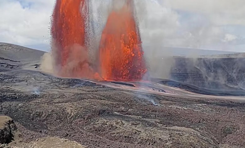 Towering lava fountains of Hawaii’s Kilauea volcano trigger park and highway closures Towering lava fountains of Hawaii’s Kilauea volcano trigger park and highway closures