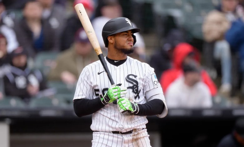 Blue Jays acquire infielder Lenyn Sosa from White Sox to fill injured spots in lineup Blue Jays acquire infielder Lenyn Sosa from White Sox to fill injured spots in lineup