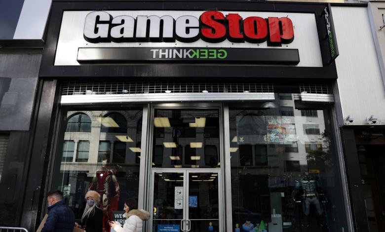 GameStop reportedly shuts down more than 400 US stores GameStop reportedly shuts down more than 400 US stores