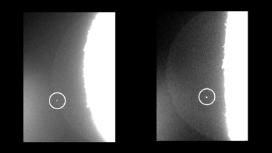 Astronomer captures 2 meteors slamming into the moon (video) Astronomer captures 2 meteors slamming into the moon (video)