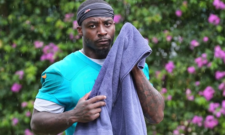 Dolphins CB Kader Kohou to go on season-ending IR with knee injury Dolphins CB Kader Kohou to go on season-ending IR with knee injury