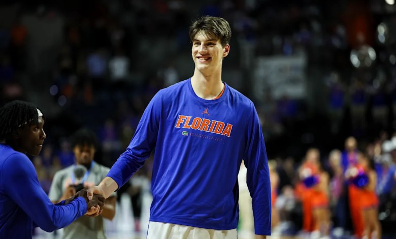Florida’s Olivier Rioux, who stands 7-foot-9, sets college basketball record with first career dunk Florida’s Olivier Rioux, who stands 7-foot-9, sets college basketball record with first career dunk