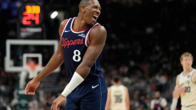 Mathurin scores 28 to pace Clippers past short-handed Bucks 127-113 Mathurin scores 28 to pace Clippers past short-handed Bucks 127-113