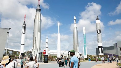 Excited visitors for NASA’s moon launch jockey for prime views Excited visitors for NASA’s moon launch jockey for prime views
