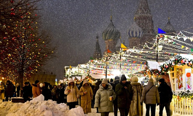 Russia’s wartime consumer boom is cracking as shoppers tighten their wallets Russia’s wartime consumer boom is cracking as shoppers tighten their wallets