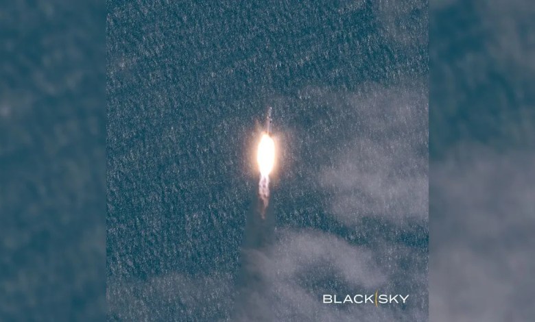 SpaceX Falcon Heavy launch seen from space (satellite photos) SpaceX Falcon Heavy launch seen from space (satellite photos)