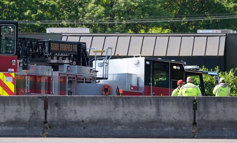 1 dead, 1 hospitalized in crash on I-105 in Eugene 1 dead, 1 hospitalized in crash on I-105 in Eugene