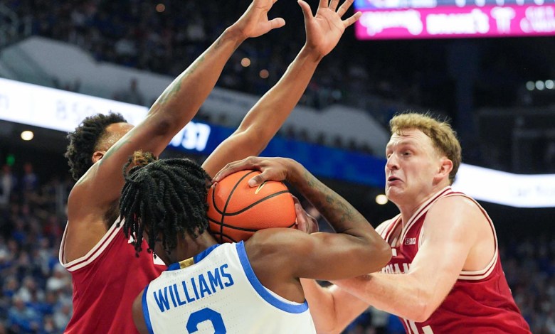 Passive offense the downfall of Indiana basketball’s return to archrival Kentucky Passive offense the downfall of Indiana basketball’s return to archrival Kentucky