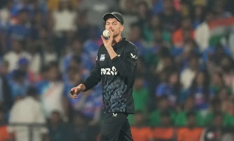 ‘Dodgy burger’: Mitchell Santner misses Canada game as New Zealand chase Super 8 spot ‘Dodgy burger’: Mitchell Santner misses Canada game as New Zealand chase Super 8 spot