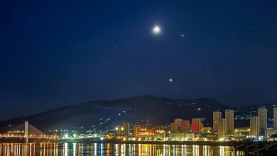 Catch Jupiter glowing under the waxing moon tonight (Feb. 26) Catch Jupiter glowing under the waxing moon tonight (Feb. 26)