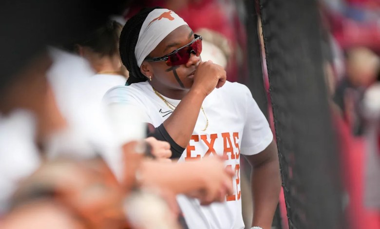 No. 2 Texas softball survives elimination with comeback win over ASU No. 2 Texas softball survives elimination with comeback win over ASU