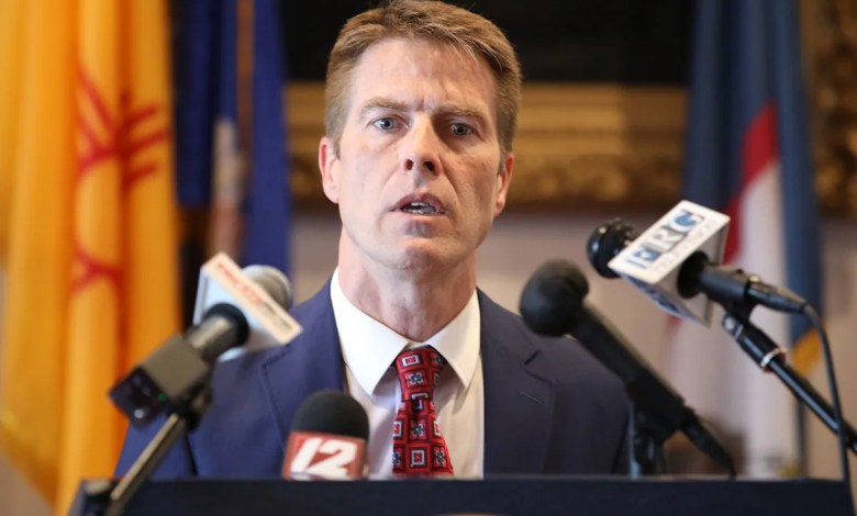 Fall River mayor allows police warrant for Facebook critic to stand Fall River mayor allows police warrant for Facebook critic to stand