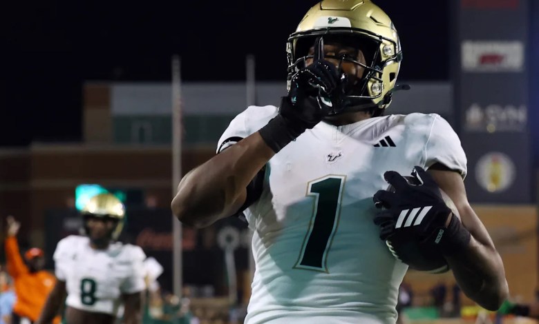 How No. 24 USF scored 4 TDs in span of 3 1/2 minutes to turn one-score deficit into blowout of North Texas How No. 24 USF scored 4 TDs in span of 3 1/2 minutes to turn one-score deficit into blowout of North Texas