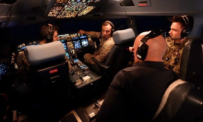 Inside the cockpit of RAF tanker during defensive mission against Iranian drones Inside the cockpit of RAF tanker during defensive mission against Iranian drones