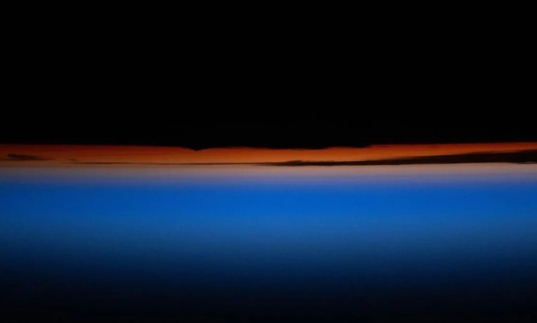 Nothing beats a beautiful sunset (from space) Nothing beats a beautiful sunset (from space)