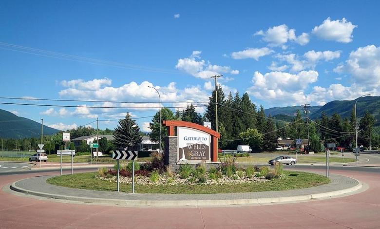This Gateway To Canada’s Gorgeous Outdoors Is A Charming Municipality Surrounded By Mountains And Lakes This Gateway To Canada’s Gorgeous Outdoors Is A Charming Municipality Surrounded By Mountains And Lakes