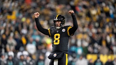 Steelers open second half with TD, lead Dolphins 14-3 Steelers open second half with TD, lead Dolphins 14-3