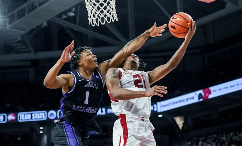 Acuff Jr. leads fourArkansas players in double figures as Razorbacks roll Central Arkansas, 93-56 Acuff Jr. leads fourArkansas players in double figures as Razorbacks roll Central Arkansas, 93-56