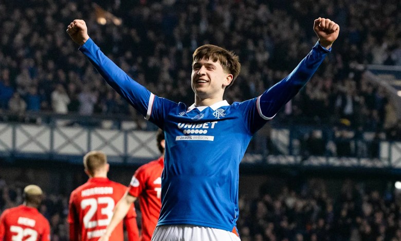 Mikey Moore afflicted with myocarditis last season during extended absence from football Mikey Moore afflicted with myocarditis last season during extended absence from football