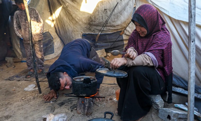 Gas shortage forces Gaza families to cook over wood Gas shortage forces Gaza families to cook over wood