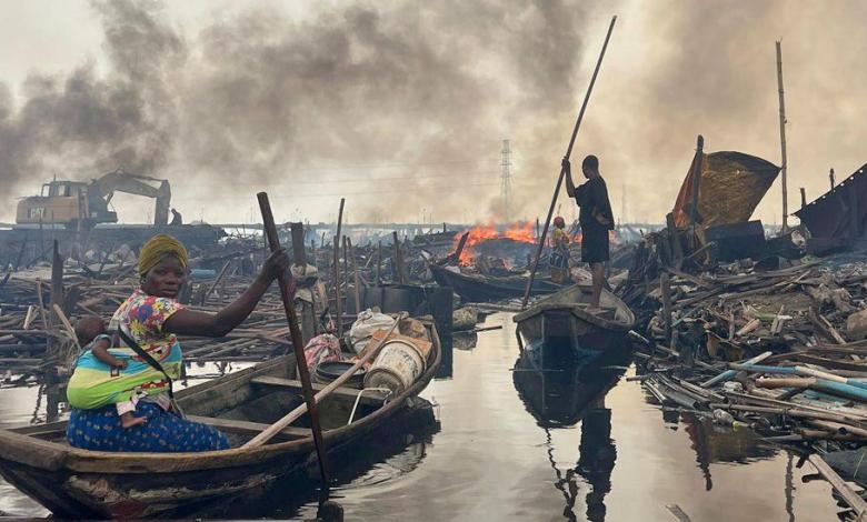 Shanties in a Lagos lagoon: Bulldozed and burnt Shanties in a Lagos lagoon: Bulldozed and burnt