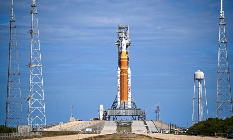 NASA delays launch of historic moon mission NASA delays launch of historic moon mission