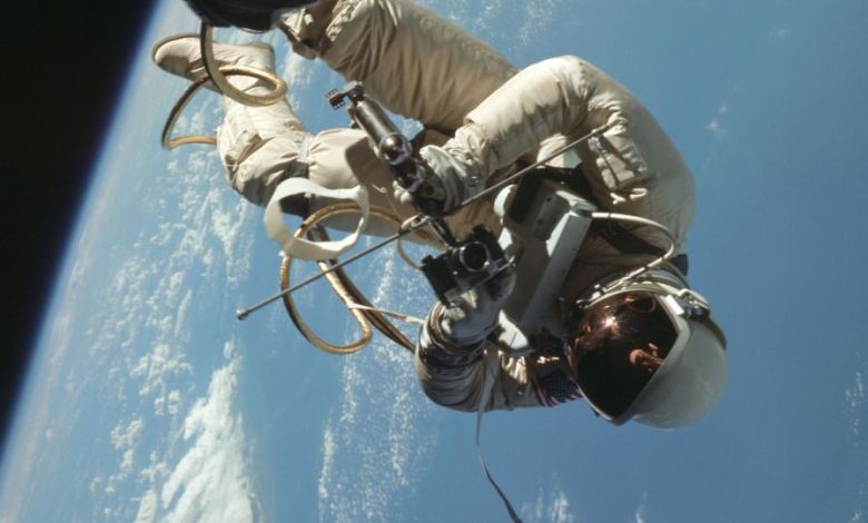 Would you go to the moon? Board an alien spacecraft? What nearly 80 years of polls say about US attitudes on space Would you go to the moon? Board an alien spacecraft? What nearly 80 years of polls say about US attitudes on space