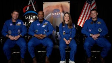 Astronauts describe historic moon mission — and nail-biting return to Earth Astronauts describe historic moon mission — and nail-biting return to Earth
