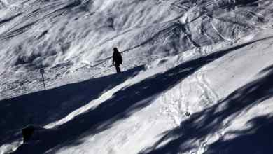Ski tourer dies after triggering avalanche in German Alps Ski tourer dies after triggering avalanche in German Alps