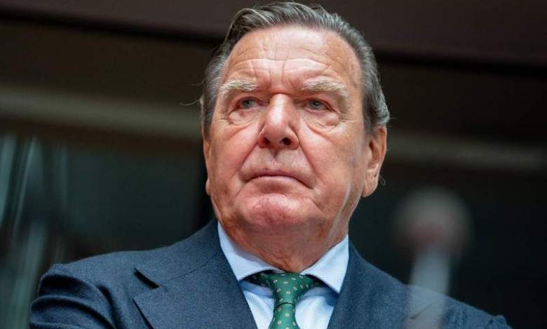 Putin suggests ex-chancellor Schröder as mediator in Ukraine war Putin suggests ex-chancellor Schröder as mediator in Ukraine war