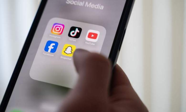 Teen social media ban faces legal hurdles Teen social media ban faces legal hurdles