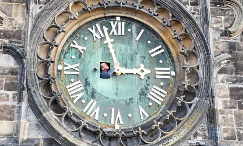 Clocks to go forward one hour in Europe as summer time starts Clocks to go forward one hour in Europe as summer time starts