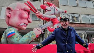 German artist sentenced to prison by Russian court for carnival display mocking Putin German artist sentenced to prison by Russian court for carnival display mocking Putin