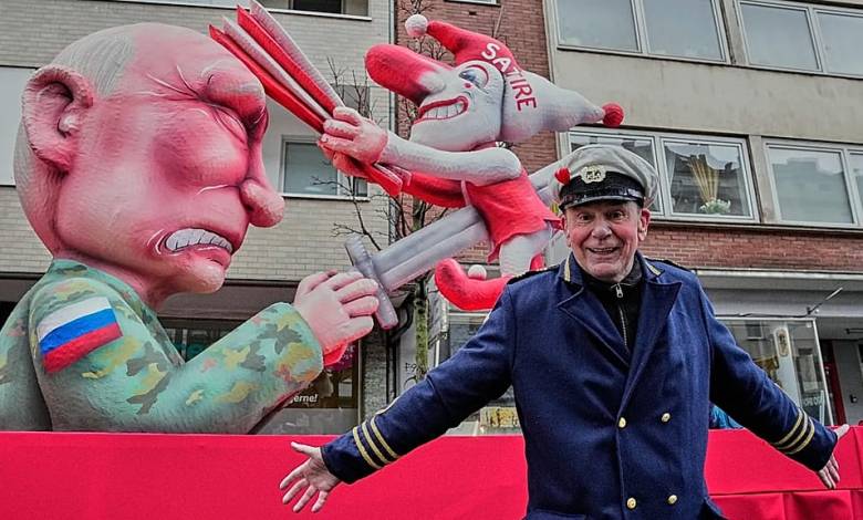 German artist sentenced to prison by Russian court for carnival display mocking Putin German artist sentenced to prison by Russian court for carnival display mocking Putin
