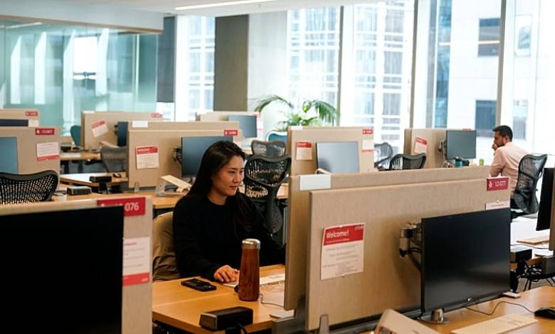 Portugal among EU countries with the most people working close to 50 hours a week Portugal among EU countries with the most people working close to 50 hours a week