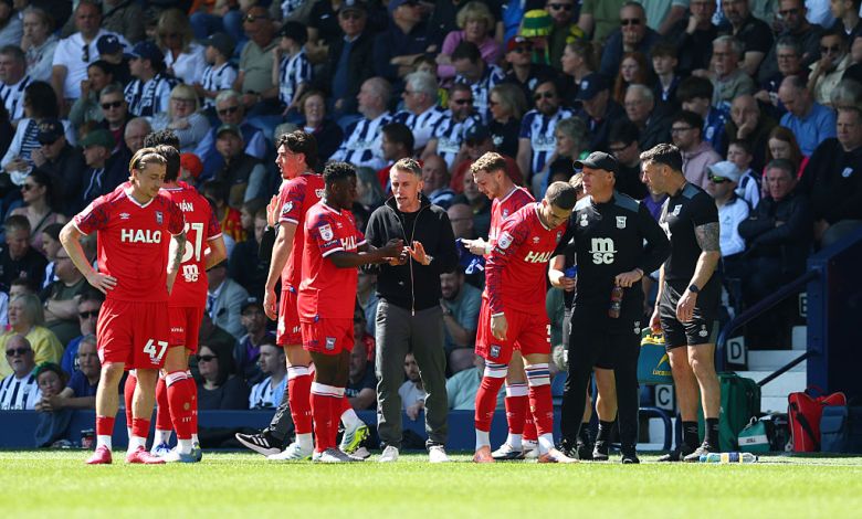 McKenna drops team selection hint and provides squad update ahead of huge Southampton clash McKenna drops team selection hint and provides squad update ahead of huge Southampton clash
